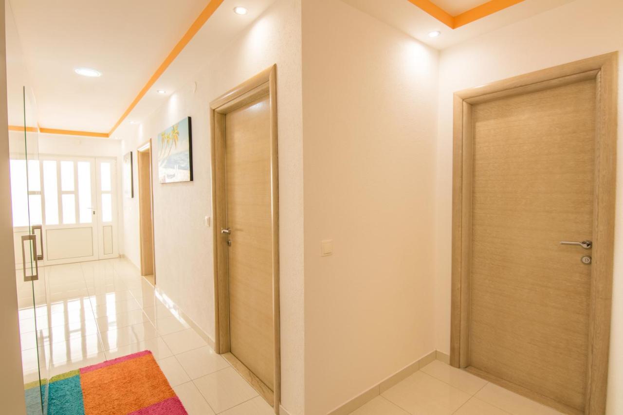 Apartman Petra Apartamento Makarska Exterior foto