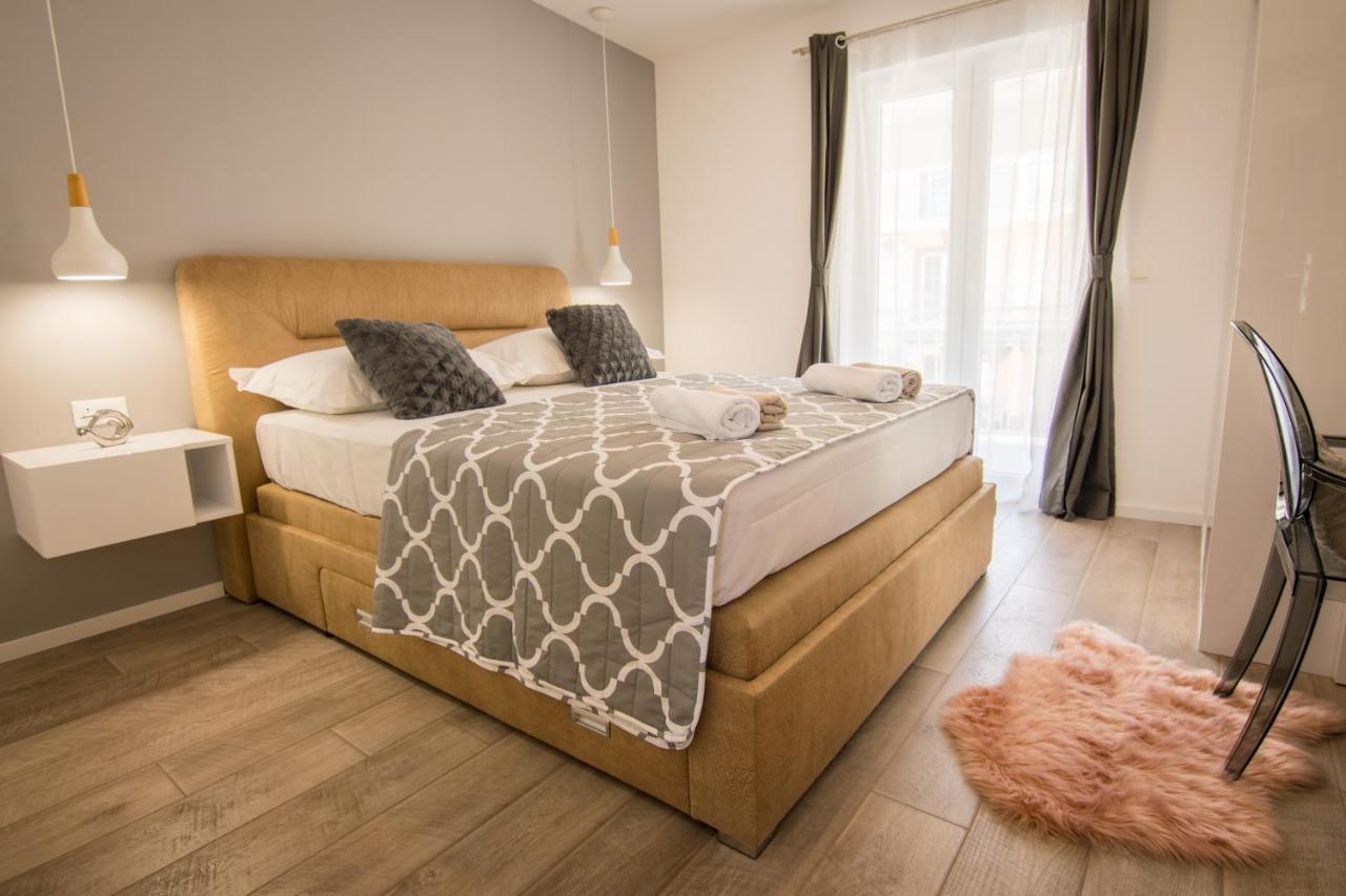 Apartman Petra Apartamento Makarska Exterior foto
